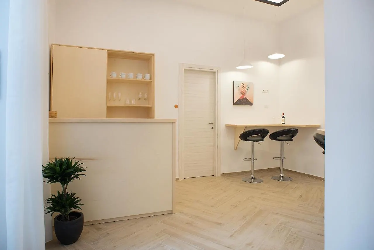 Cameo B&B Naples 3*,
