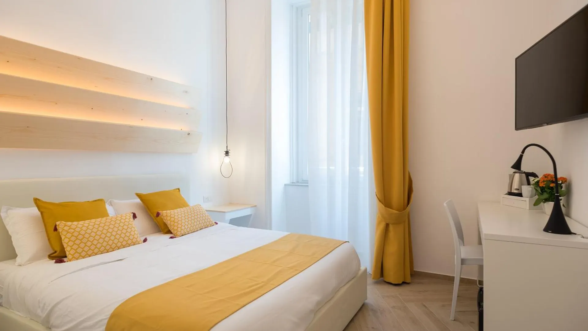 Cameo B&B Naples 3*,